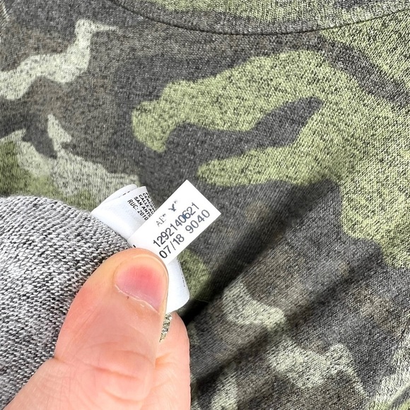American Eagle Super Soft and Sexy Plush Casual Camo Long Sleeve Top Size Small - Picture 10 of 14